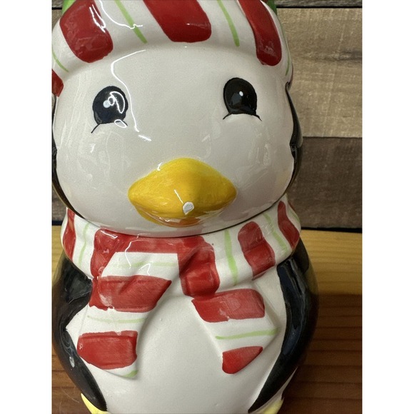 David's cookies cookie jar Penguin in hat and scarf 9” - Picture 2 of 8